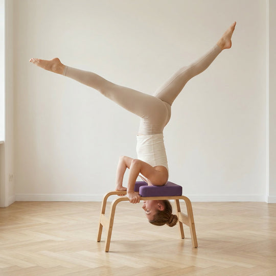 Tabouret inversé de yoga en bois – Chaise de pratique assistée pour inversions et méditation à domicile